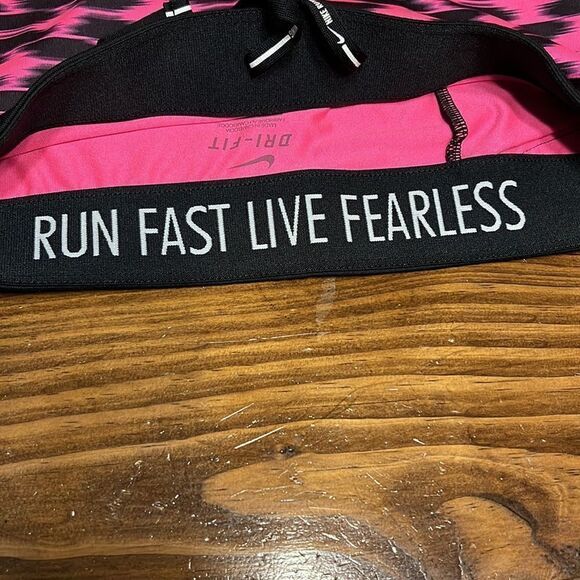 NWOT NIKE Dri-fit Pink and Black Run Fast Live Fearless  running Capri Leggings - Picture 4 of 9